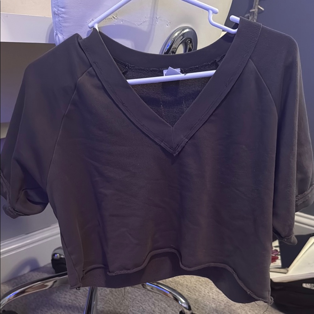 Melrose and Market Black Boxy Crop Sweatshirt
